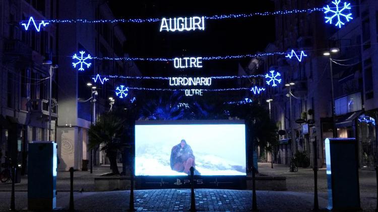 PlayStation installazione Natale 2023 in Corso Como a Milano